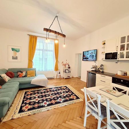 Jasmine Serenity Apartment - Central, Behind Black Church Braşov Exterior foto