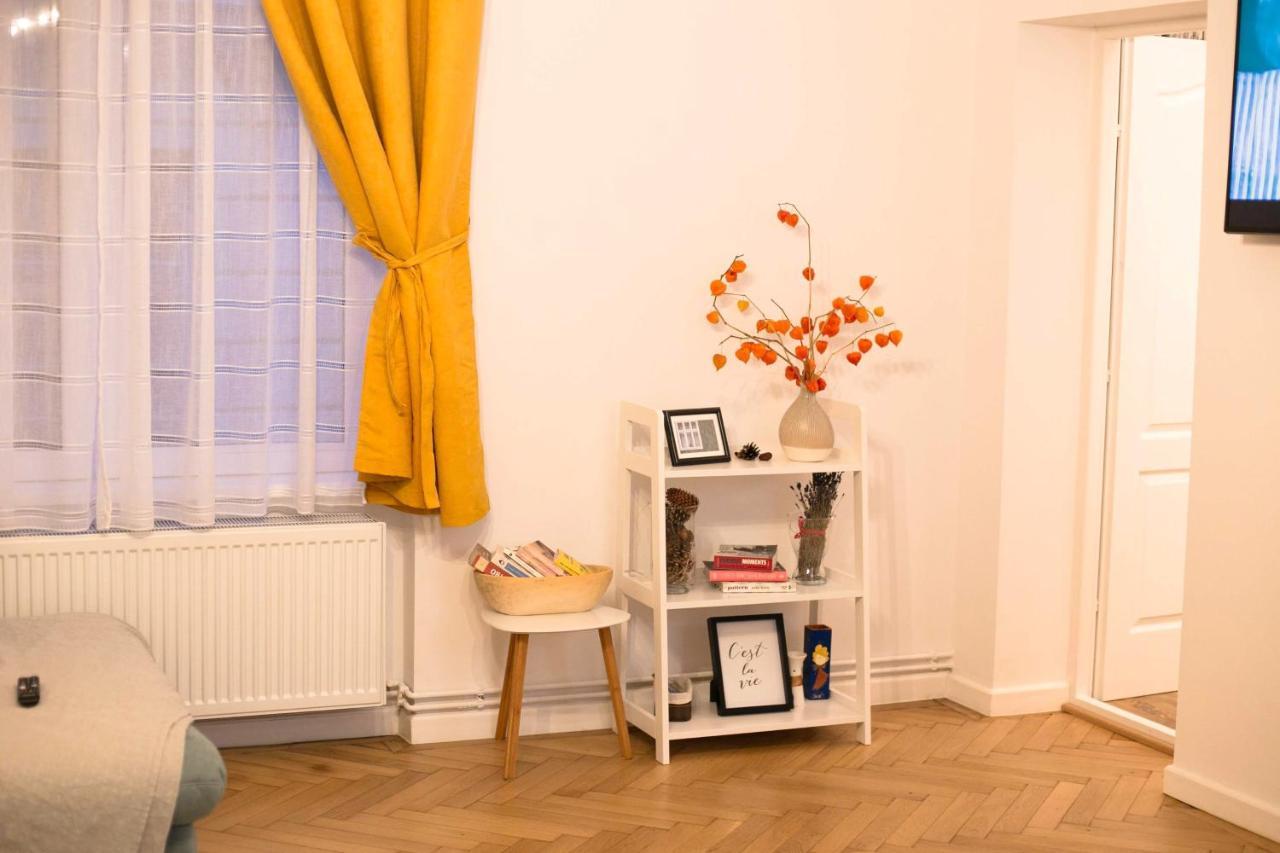Jasmine Serenity Apartment - Central, Behind Black Church Braşov Exterior foto